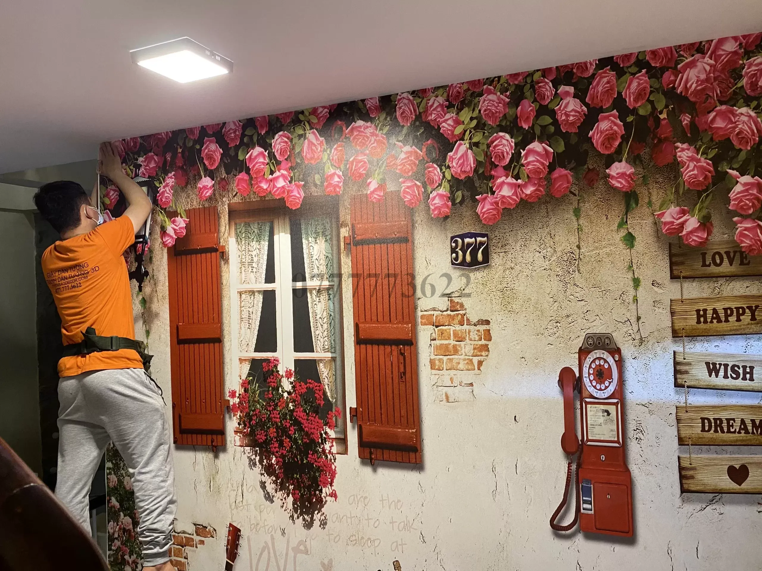 Tranh dán tường: Thổi hồn cho không gian