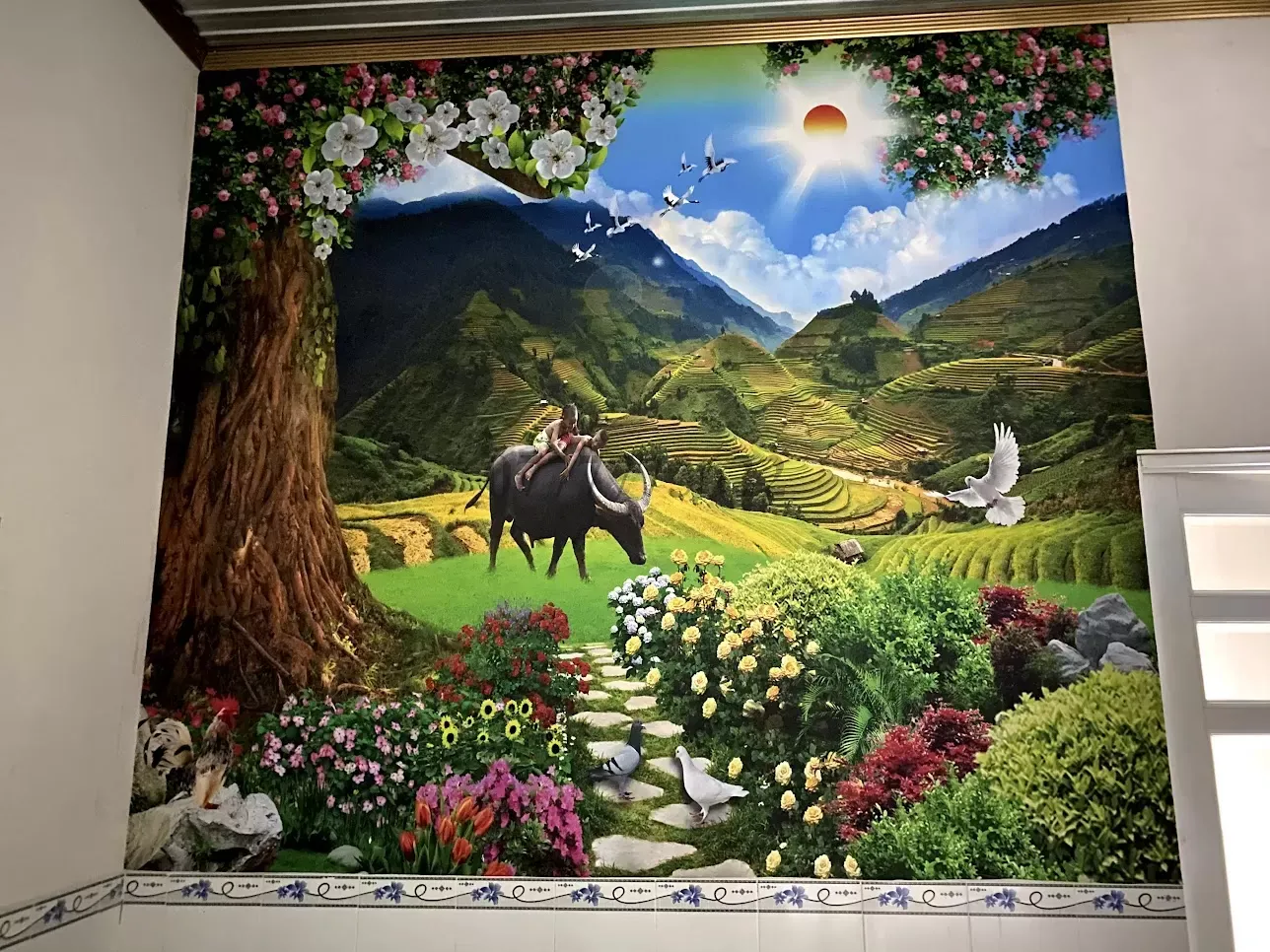 Tranh dán tường: Thổi hồn cho không gian